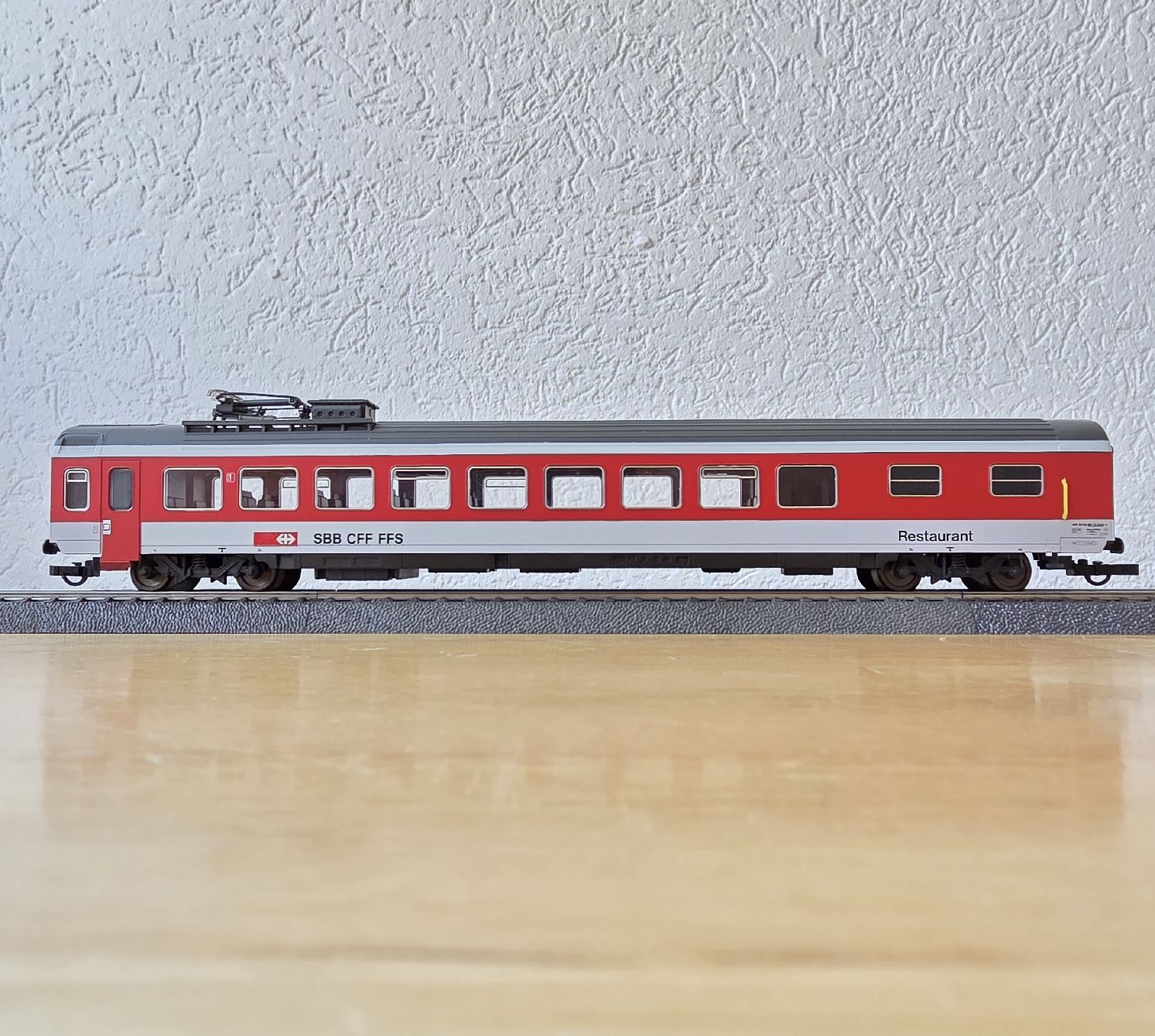 Roco Modellini di ferrovie: Roco H0, SBB CFF FFS Restaurant Wagen, 44228A – Usato da Männedorf venduto da Modell-Spezialisten