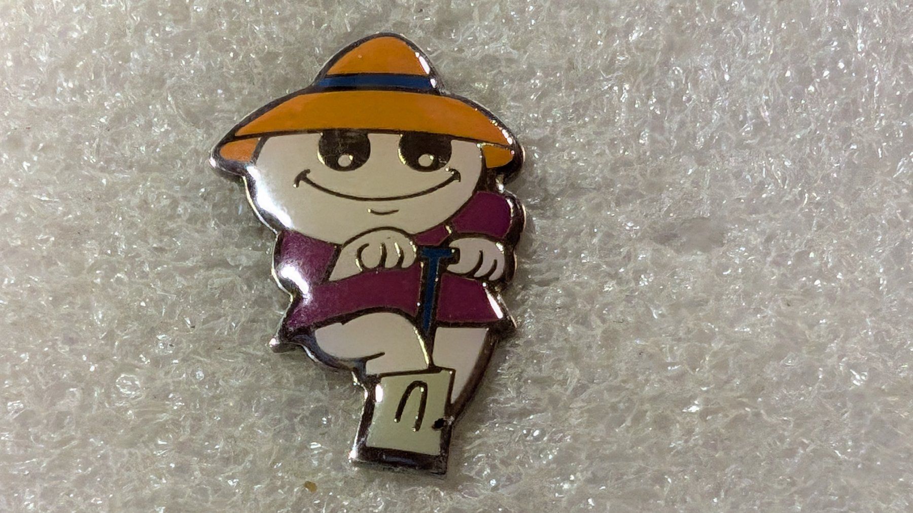 Plaketten & Abzeichen: Ansteckpin 167: Maga Bio – Gebraucht aus Oppligen von Pin-Fall-Shop