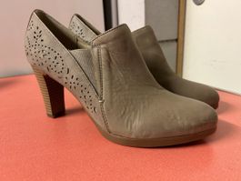 Roberto Santi Stiefeletten Leder Gr 40 beige mit Lochmuster