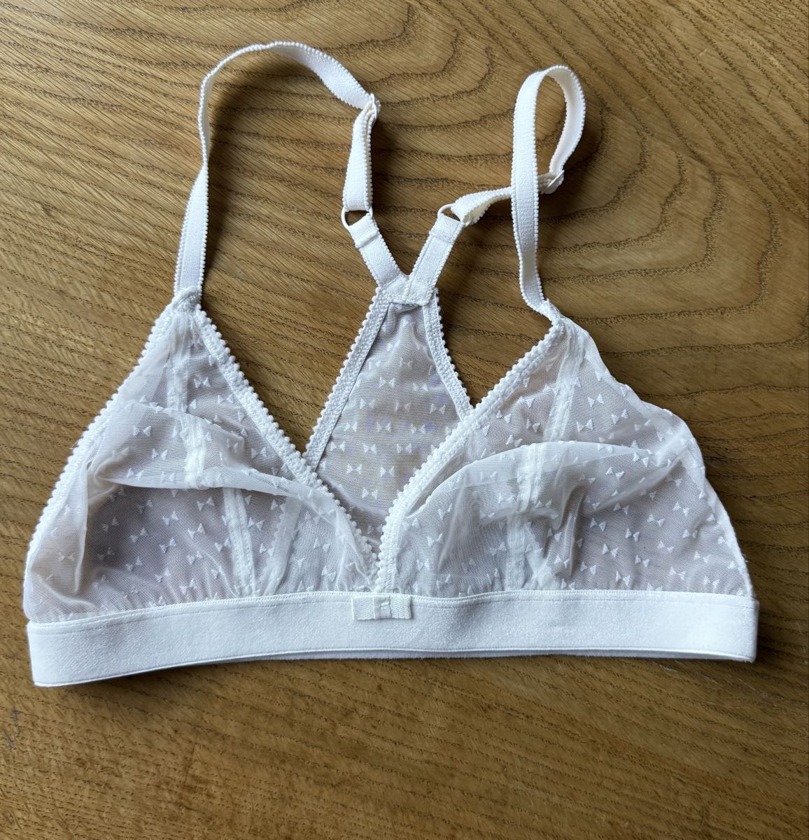 Autres dessous: Bralette DIM weiss mit Muster Grösse S – D'occasion à Siebnen par koschitoschi