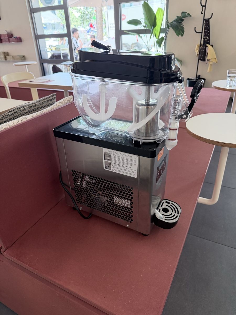 Elettrodomestici da cucina: Slusheis Maschine / Slushie Gastro – Usato da Ittigen venduto da liapatriciia 1