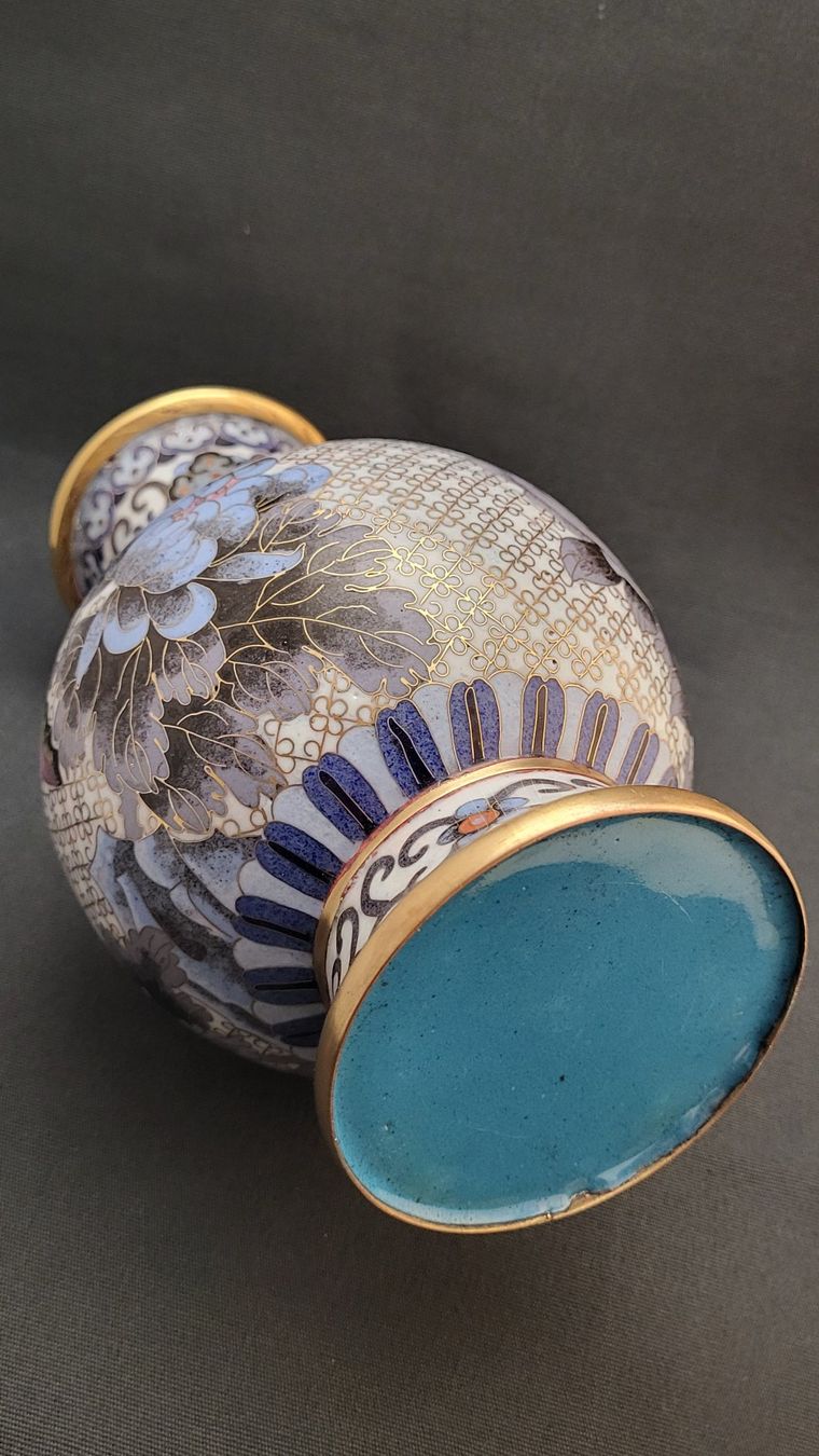 Vasi & Recipienti: Cloisonne-Vase mit Blumen und Schmetterling – Usato da Basel venduto da spinne02 7