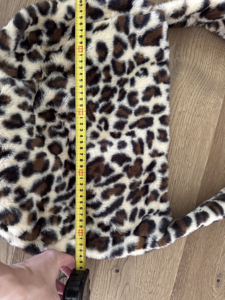 Borse da donna: Kuschlige Handtasche mit Leopardenmuster neu – Nuovo (secondo la descrizione) da Utzenstorf venduto da ybwarrior 1