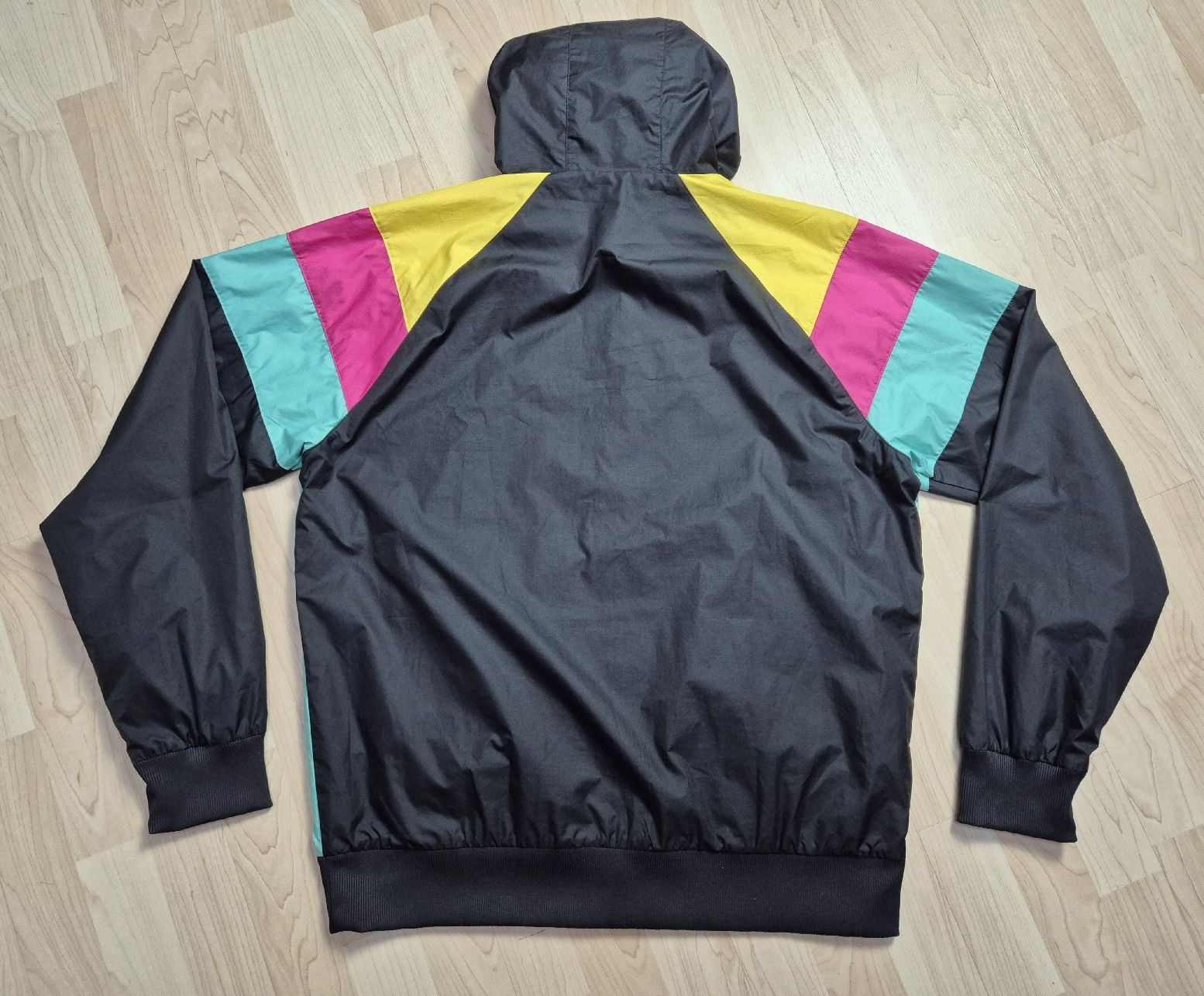 Puma Giacche: Rare Puma Track Jacket '90 Windbreaker Grösse L – Usato da St. Gallen venduto da CaliSunshine 1