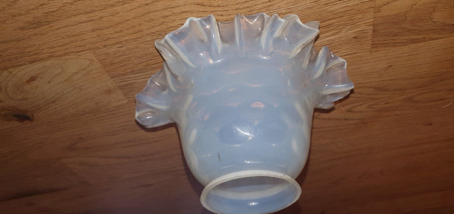 Lampade: Schönes Opalin Lampenglas – Usato da Flawil venduto da Naphtali 2