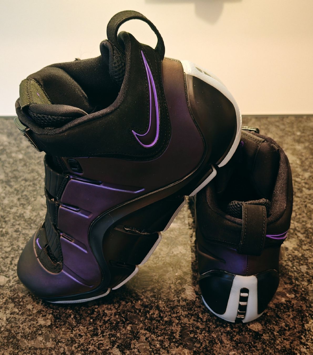 Nike Chaussures hommes: Nike LeBron 4 und LeBron 7 – D'occasion à Cham par jes_vy9d 7