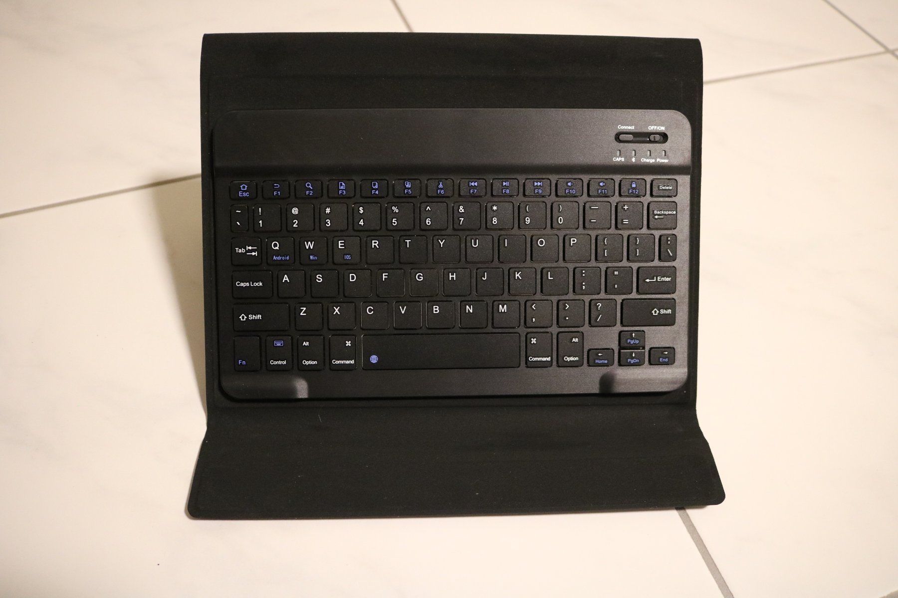 Tastiere: Tastatur Keyboard PC Computer Magnetisch Bluetooth Ipad – Usato da Rickenbach b. Wil venduto da Byby7