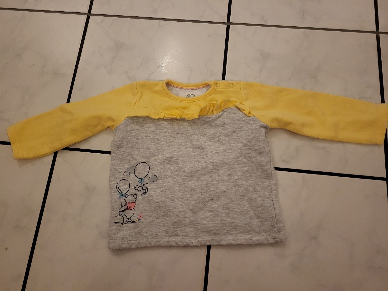Maglioni & Felpe: Süsses Winnie Pooh Pullover, Gr. 86/92 – Usato da Felben-Wellhausen venduto da Brummbaer90
