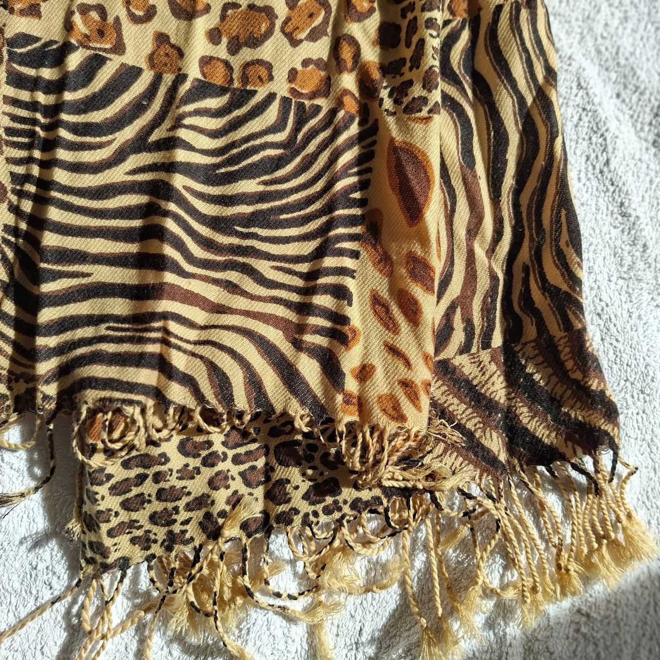 Foulard & Sciarpe: Anschmiegsamer Schal – Usato da Stäfa venduto da meridianum 1