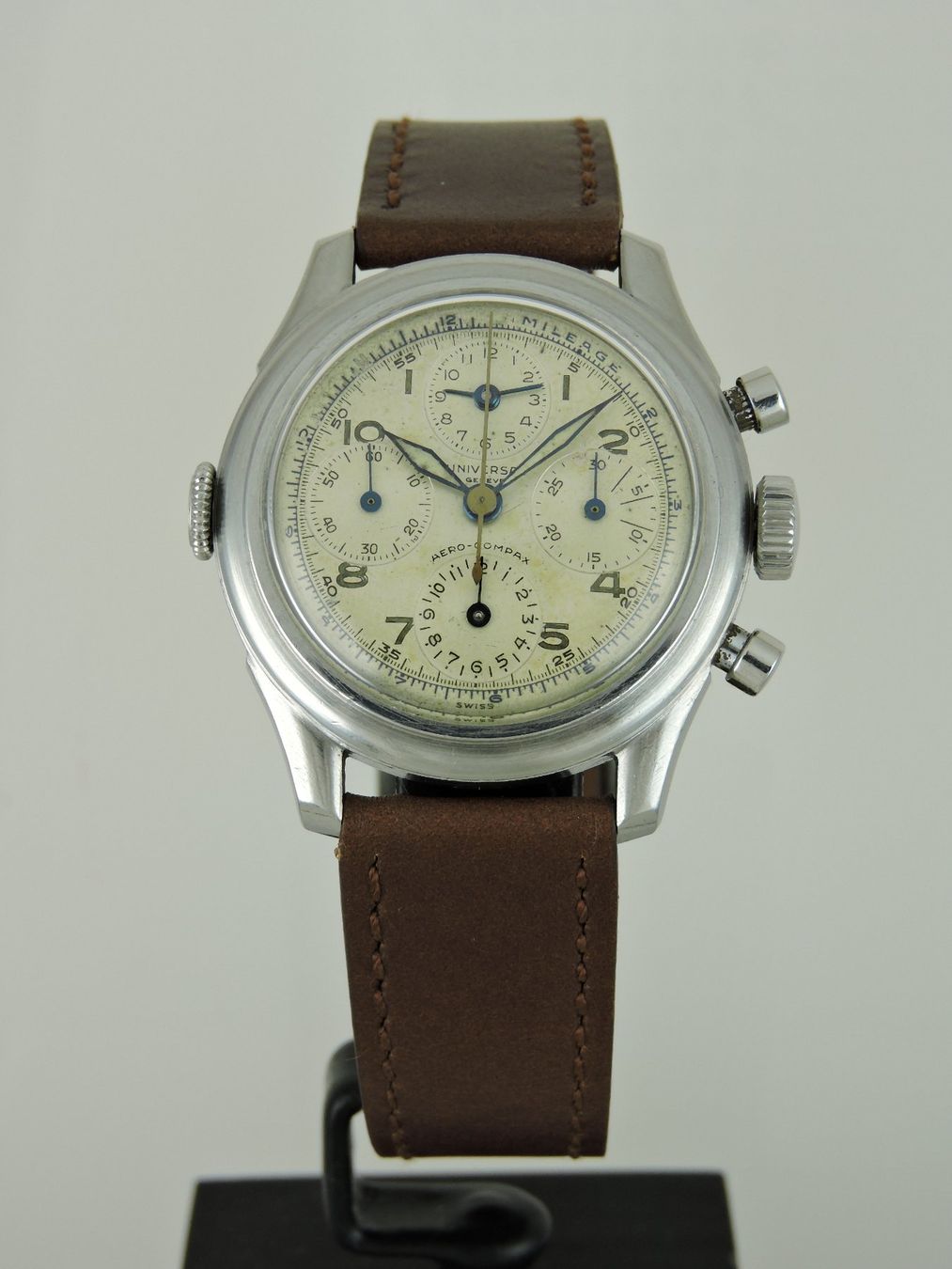 Universal Genève Orologi: 1945 Universal Genève Aero-Compax 22290 - Serviced – Usato da Bern venduto da Vintage-Oyster