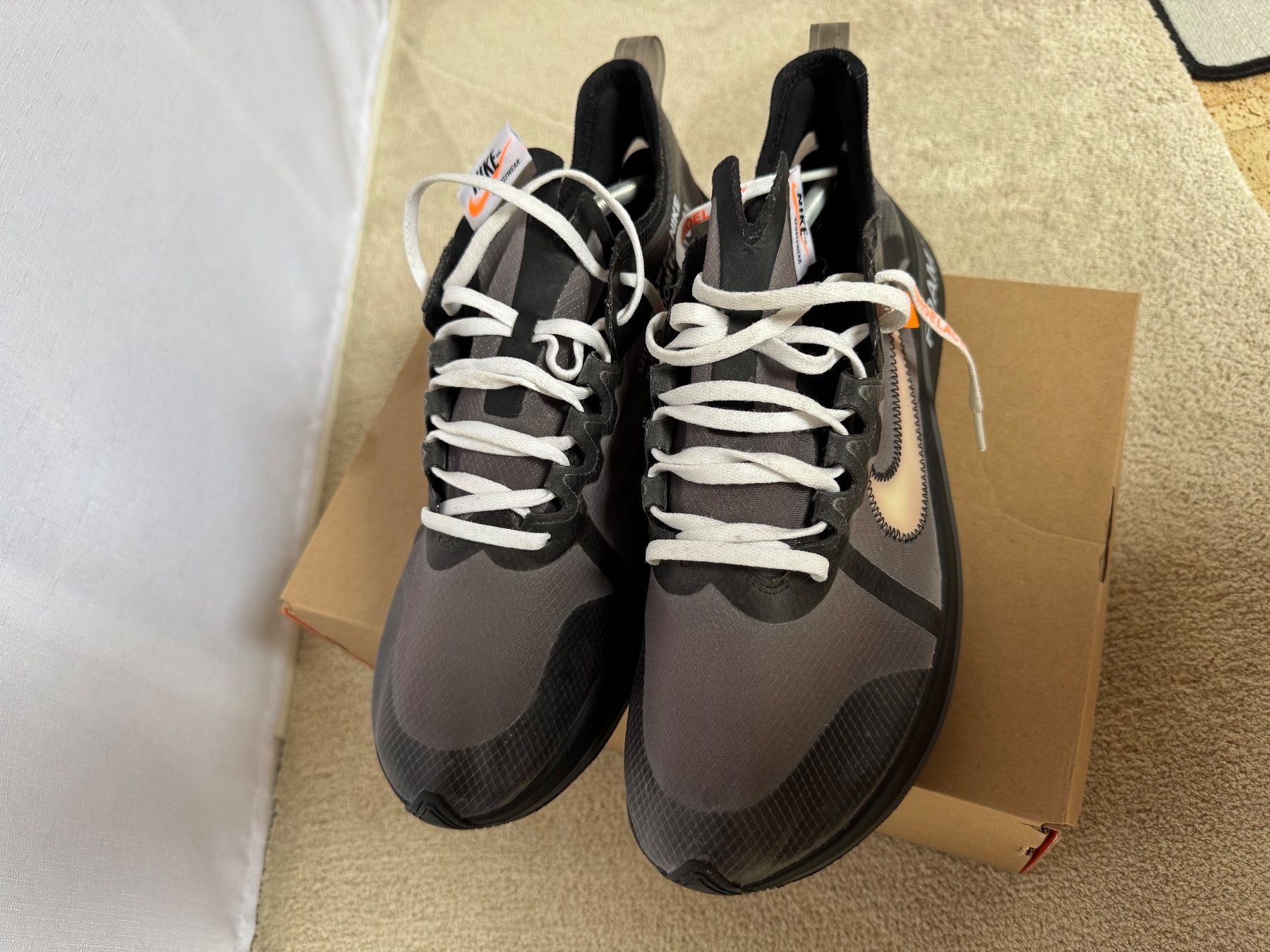 Off-White Scarpe da uomo: Nike Zoom Fly Off-White Black Silver – Usato da Visperterminen venduto da lgresell 1