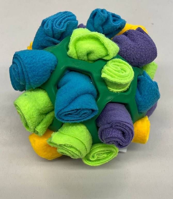 Jouets: Schnüffelball mit Fleece – D'occasion à Lyss par Zooroco