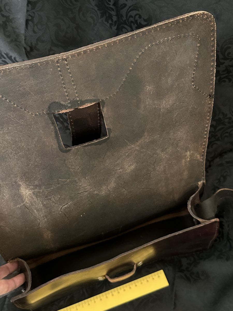 Taschen für Damen: Handgemachte Tasche aus Hartleder – Gebraucht aus Bern von Maria003 5