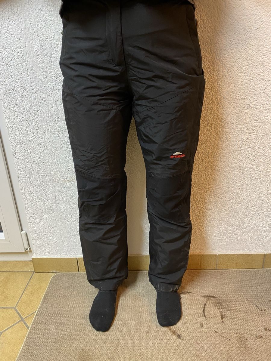Mckinley Hosen: Pantalon de ski McKINLEY noir, Taille L - – Gebraucht aus La Place (Ayent) von Rinetaz