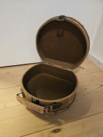 Kleiner brauner Dekokoffer