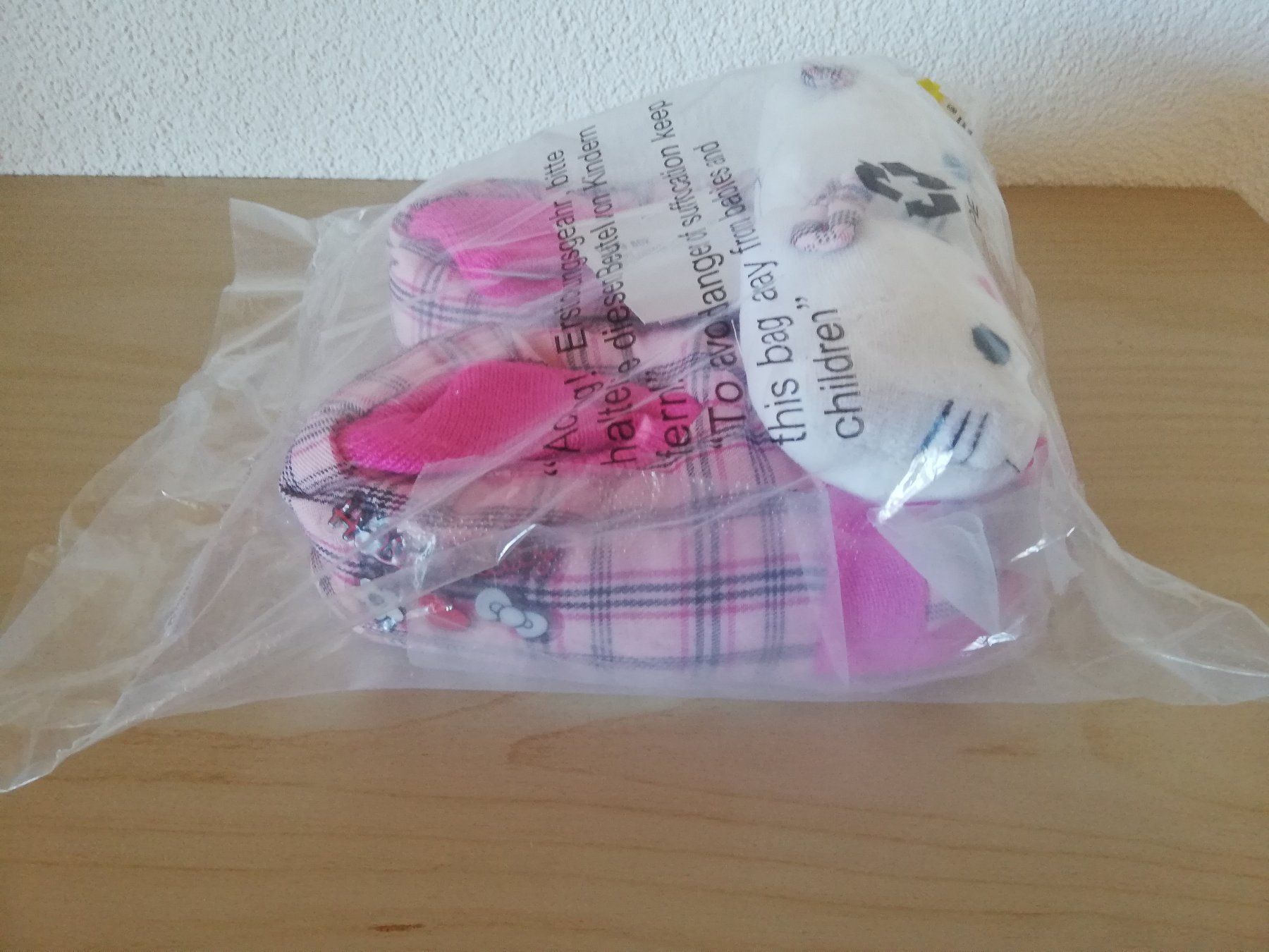 Hello Kitty Scarpe per ragazzi: Hello Kitty Kinder Finken Hausschuhe 29 – Nuovo e nell'imballaggio originale da Worb venduto da geo_zbd8 2