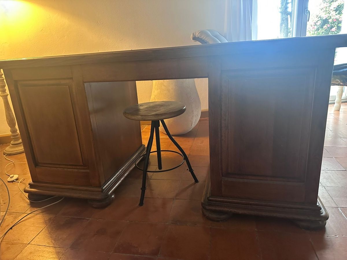 Scrivanie: Solid Wood Desk – Classic Style – Usato da Zürich venduto da fms_k9g9 9