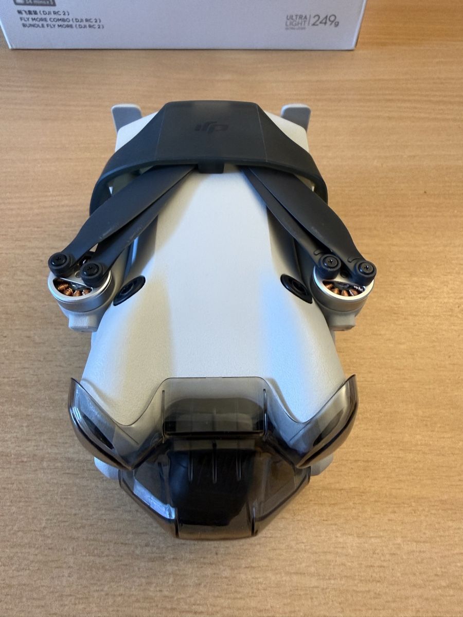 DJI Telecomando: DJI Mini 4 Pro Fly More Combo, like new – Nuovo (secondo la descrizione) da Lenzburg venduto da schmoendli 4