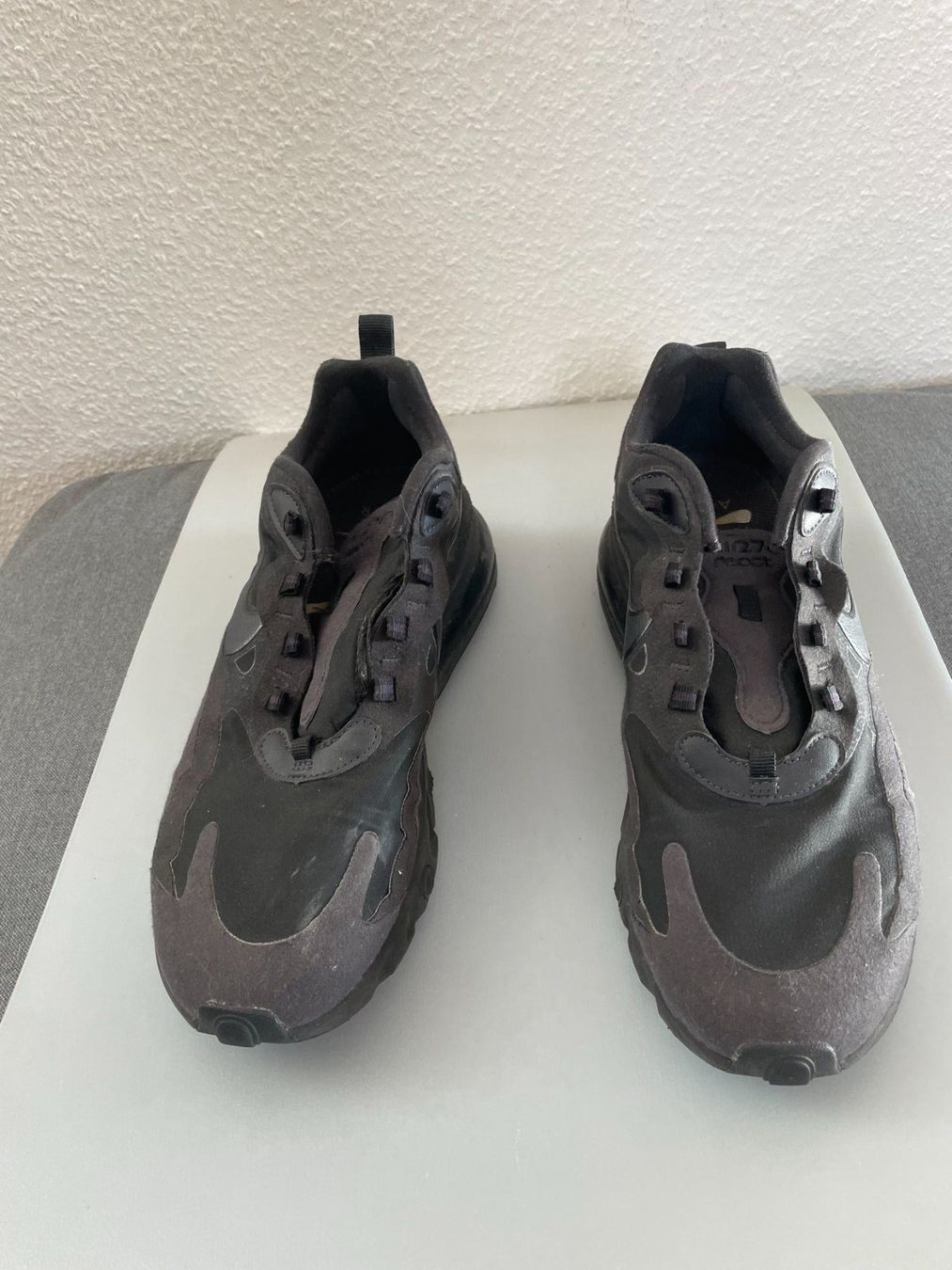 Nike Scarpe da uomo: Nike Air Max 270 React noir - taille EU 43 – Usato da Lausanne venduto da verde34256789
