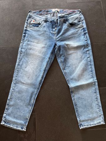 Cecil Scarlett Jeans 34/26 inch.