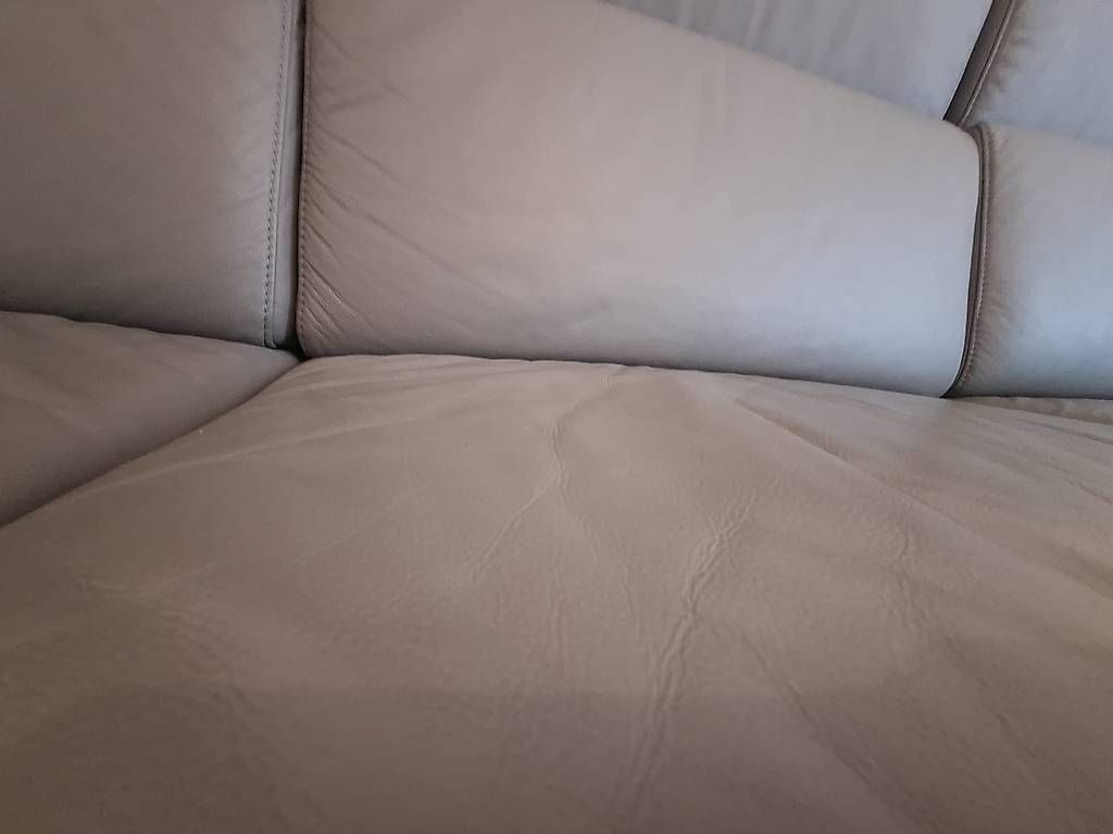 Sofas: Ecksofa Leder grau guter Zustand – Gebraucht aus Basel von Petergunn 4
