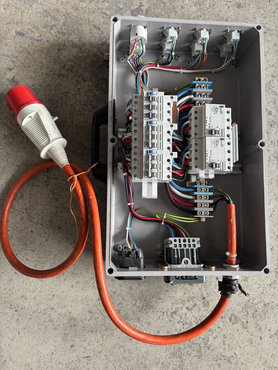 Elektrotechnik: 5 Stück Elektroverteiler/Baustromverteiler – Gebraucht aus Inwil von Titanium22 1