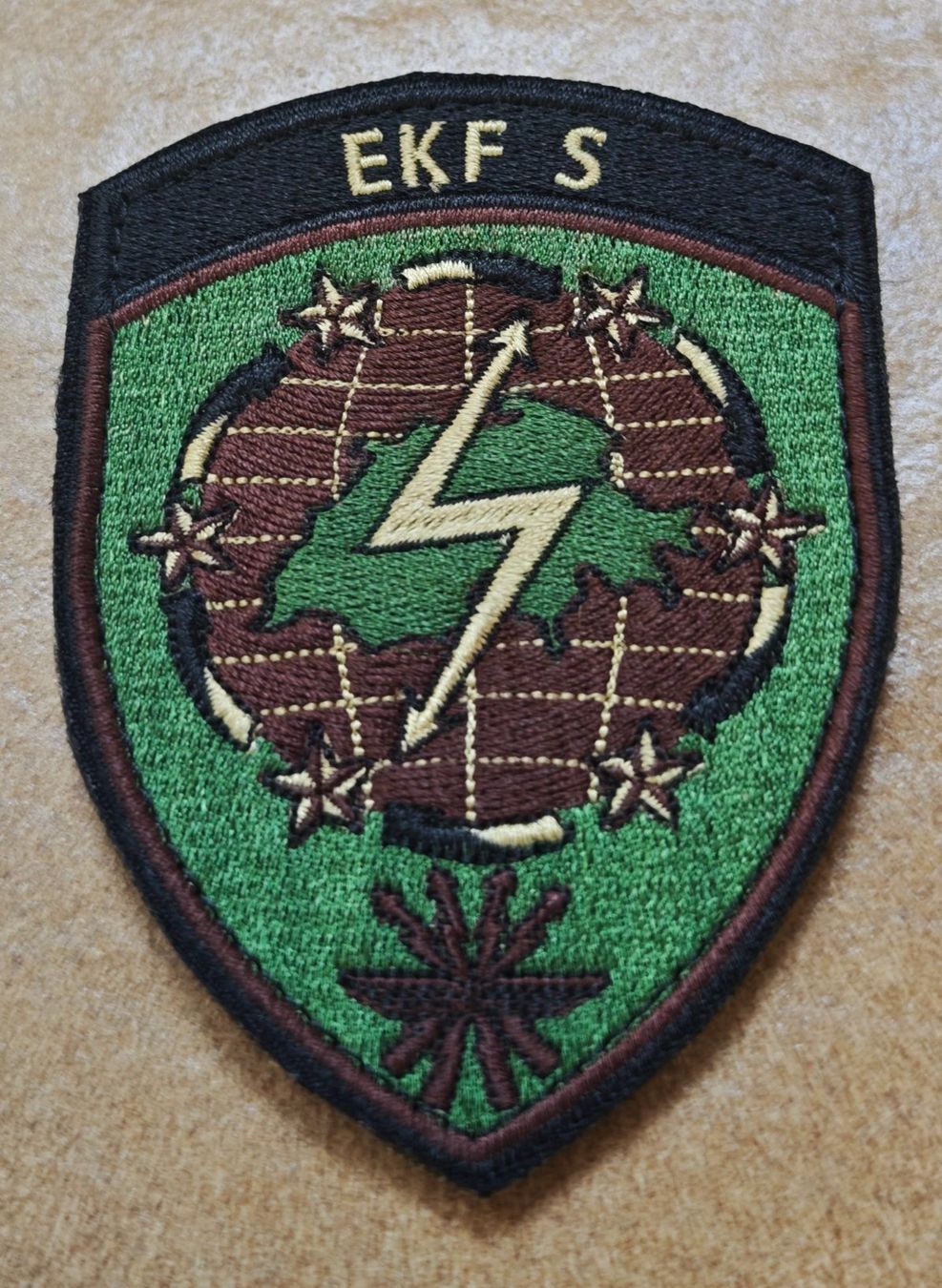 Schweizer Armee Placchette & Badge: Patch / Badge Klett EKF S - Elektr. Kriegsf. Schweizer Armee – Usato da Rüti ZH venduto da Sarah0406