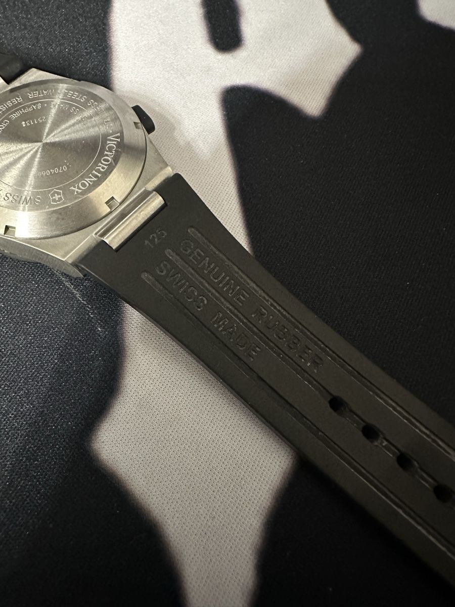 Victorinox Uhren: Victorinox Uhr – Defekt aus Visp von locosshop 4