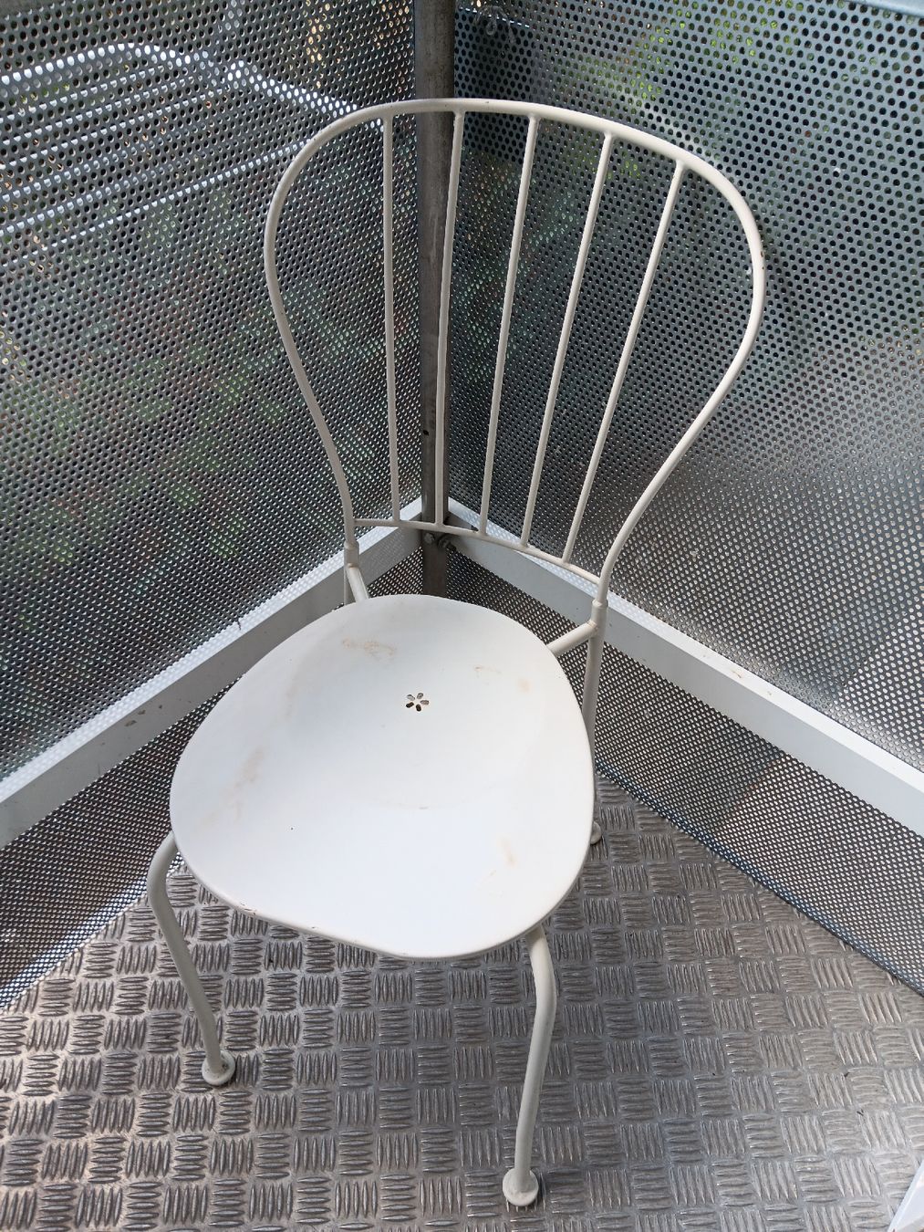 Tables: Tisch und 2 Stühle, "chabi chic"  – D'occasion à Längenbühl par mam_8v6q 1
