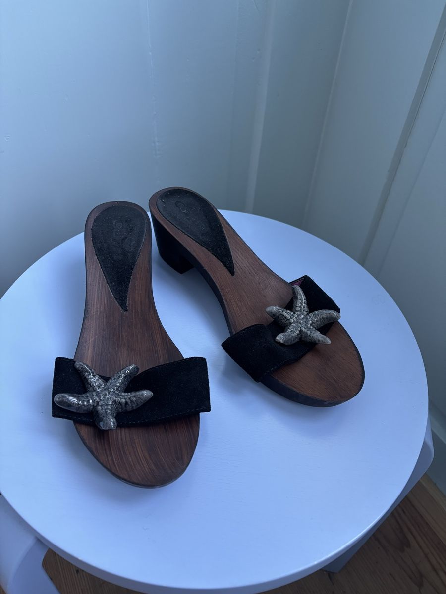 Scarpe da donna: Holz Clogs mit Seestern Gr. 37 – Usato da Bern venduto da emski