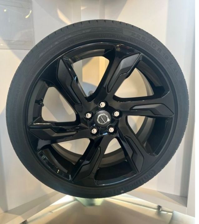 Pneumatici & Ruote complete: Neuwertiger Sommerradsatz 19" – Nuovo (secondo la descrizione) da Wettingen venduto da VO40