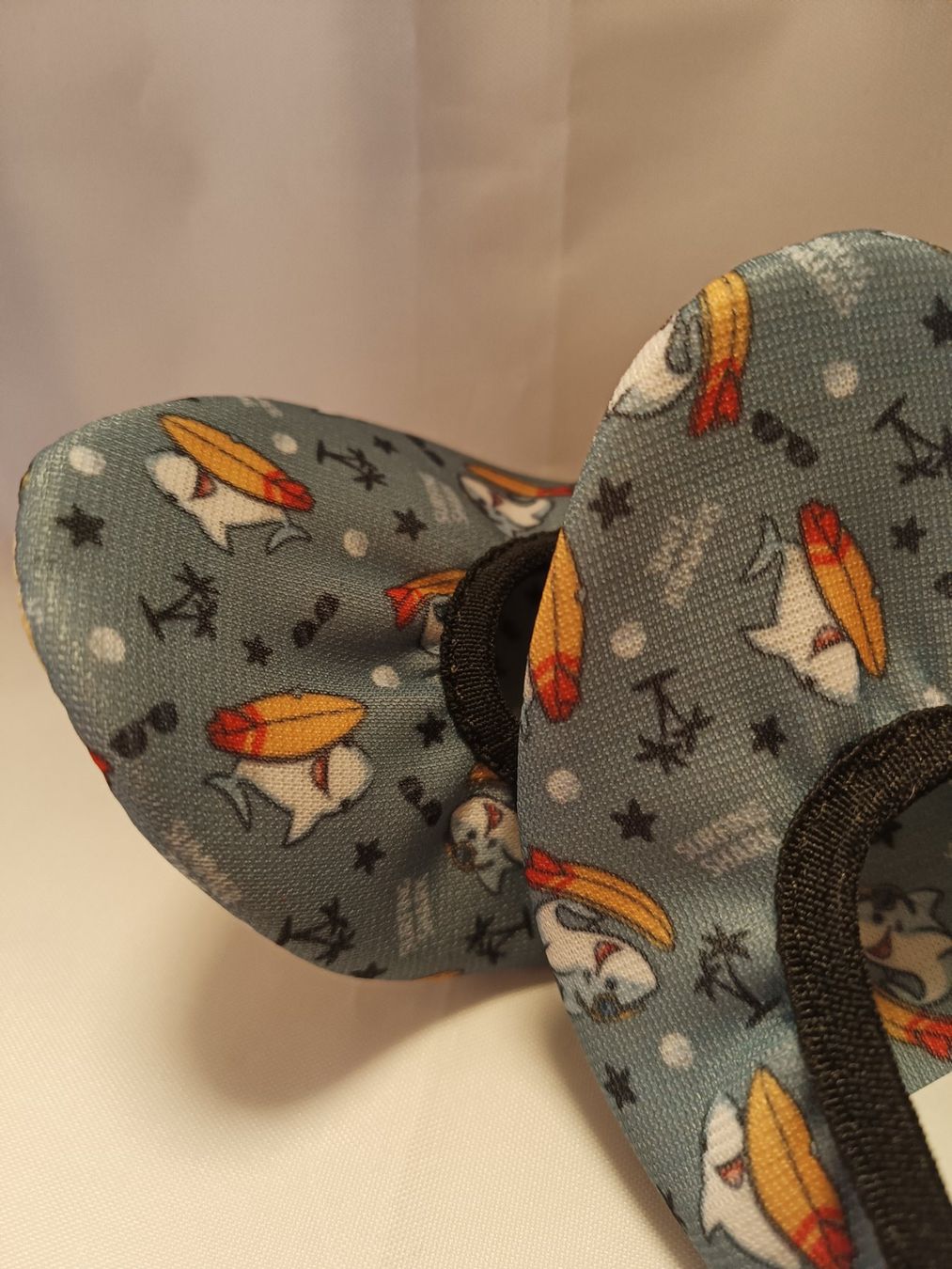 Dosenbach Schuhe für Jungen: Cupcake Couture Turnschläppli Gr 27 Kinder Hai – Neu (gemäss Beschreibung) aus Oberhofen Thun'see von cri_6md2 2