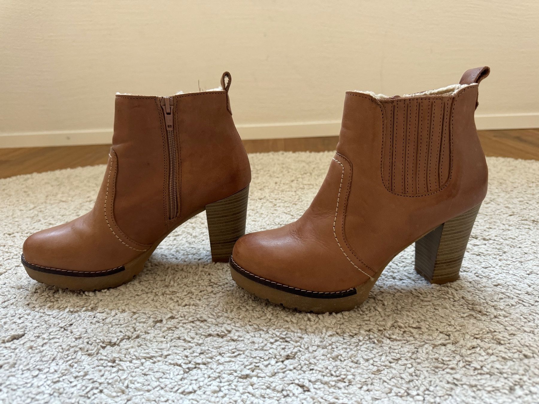 Scarpe da donna: Stiefeletten mit Absatz in hellbraun – Usato da Binningen venduto da lea_5mf8