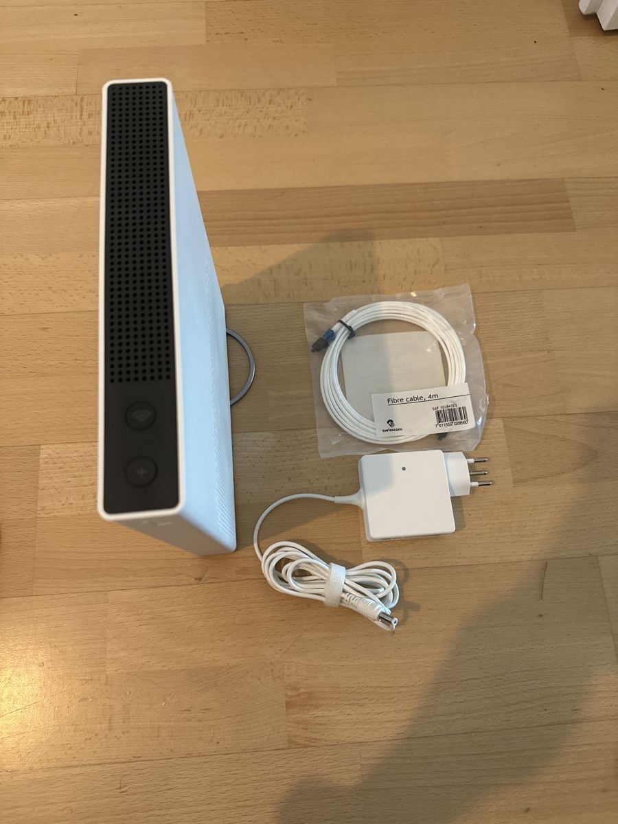 Swisscom Modem & Router: Swisscom Internet Box 4 – Usato da Basel venduto da Pnokia