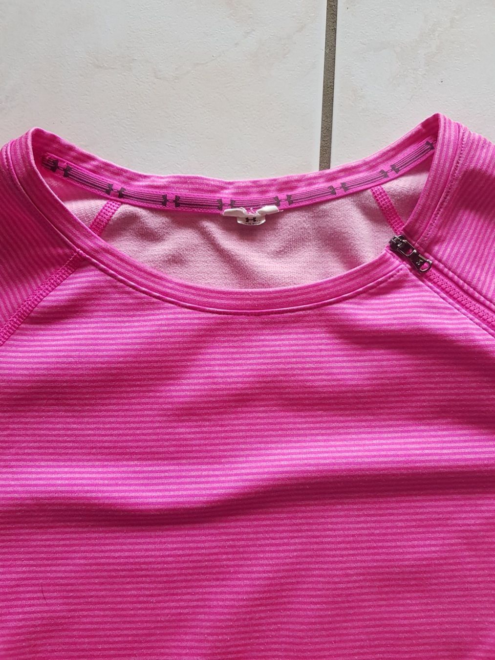 Under Armour Maglioni & Felpe: Sportpulli Under Armour Gr.L pink – Usato da Oberlunkhofen venduto da dreihaselnuesse 1