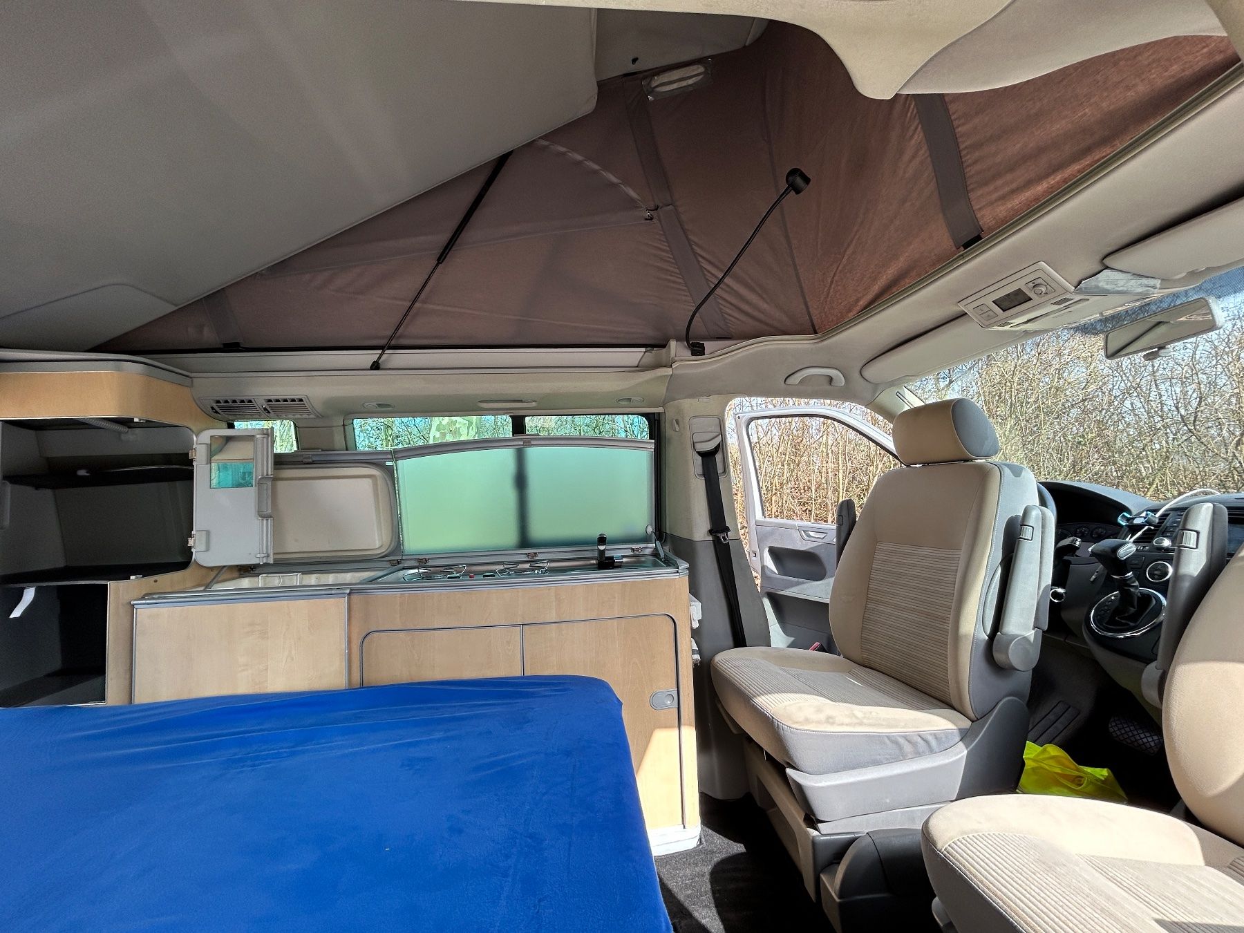VW Veicoli da campeggio: VW T5 California Camper ab Mfk – Usato da Wettingen venduto da Sell_23 6