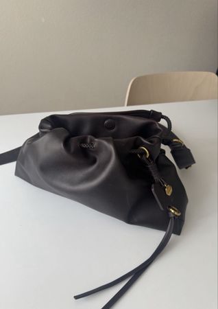 Chic brown synthetic leather shoulder bag