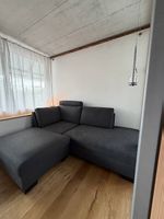 Sofa mit Hocker