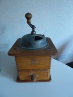 schöne alte Kaffee - Mühle