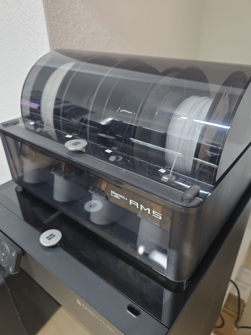 Bambu Lab Imprimante 3D: Bambu Lab P1S Combo AMS inkl. AMS Klapphalterung – D'occasion à Dübendorf par minawa7 1