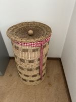 Wäschekorb Rattan mit kariertem Inlay Deckel guter Zustand