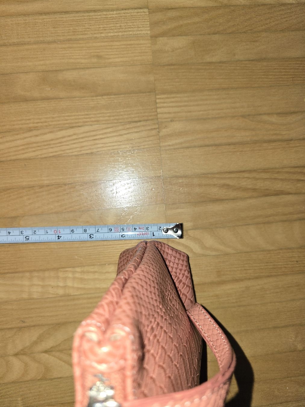 Taschen für Damen: Rosa/Corale Clutch in Kroko Optik – Gebraucht aus St. Gallen von A.W.128 5