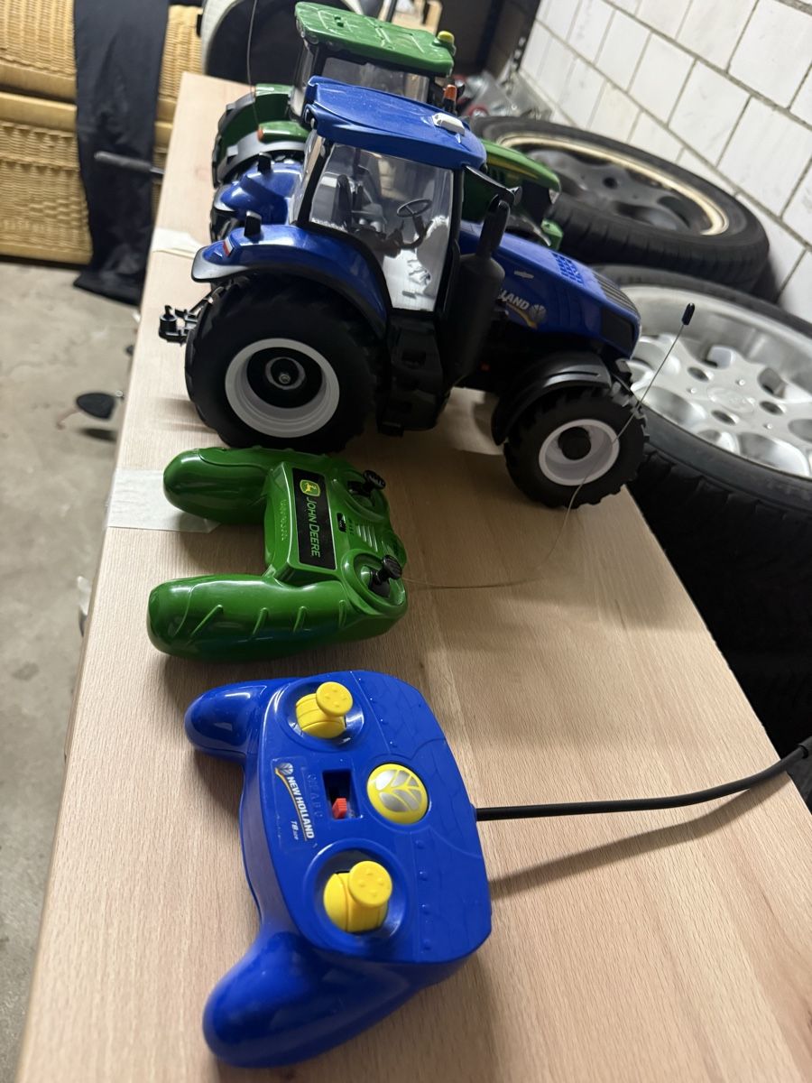 Jouets: Spielzeugtraktoren  – Défectueux à Steinmaur par Bal-Rajmi1 5