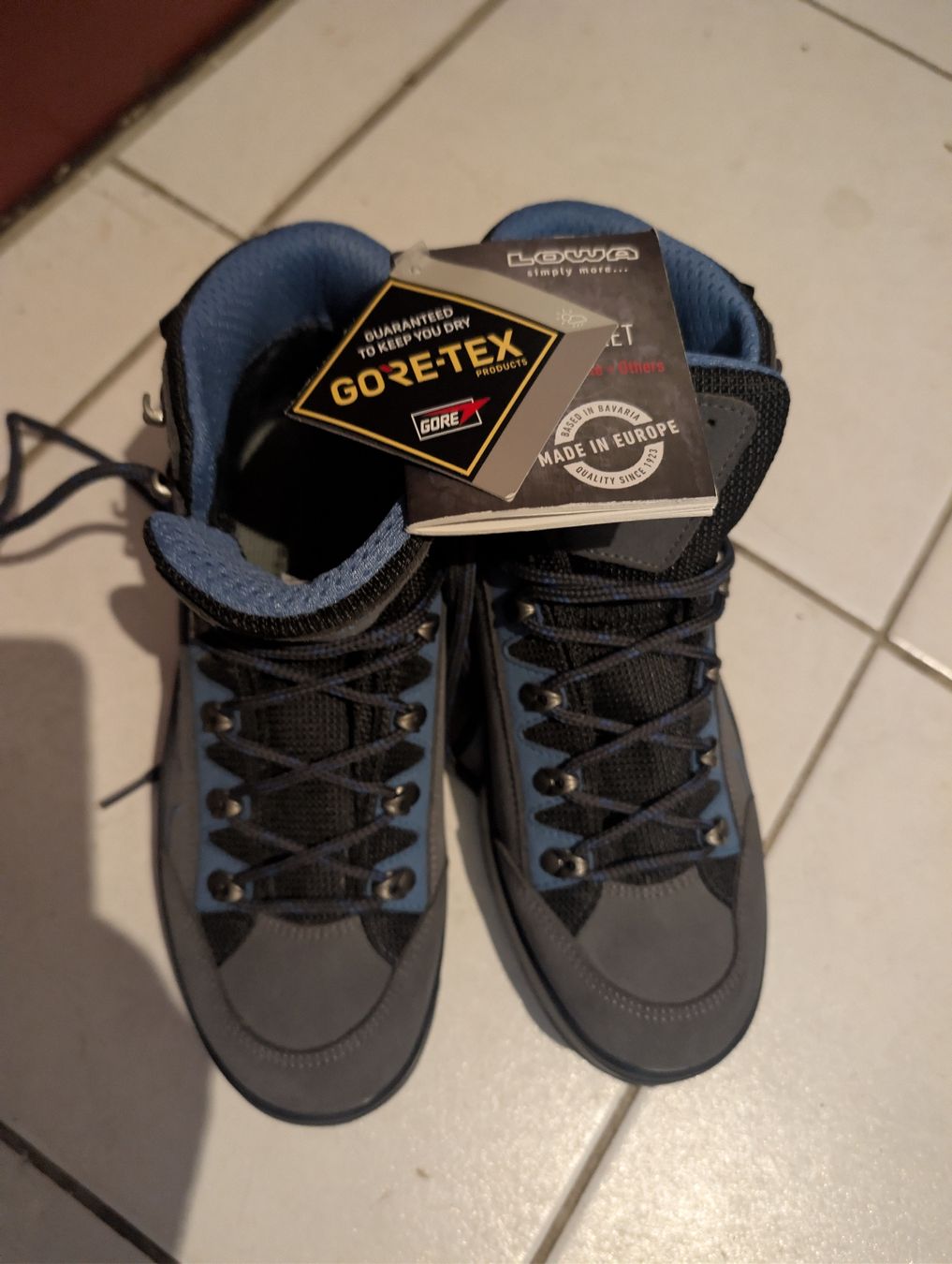 Lowa Chaussures hommes: Lowa Junior Wanderschuhe - neu – Neuf (Voir description) à Büren an der Aare par bbu22 1