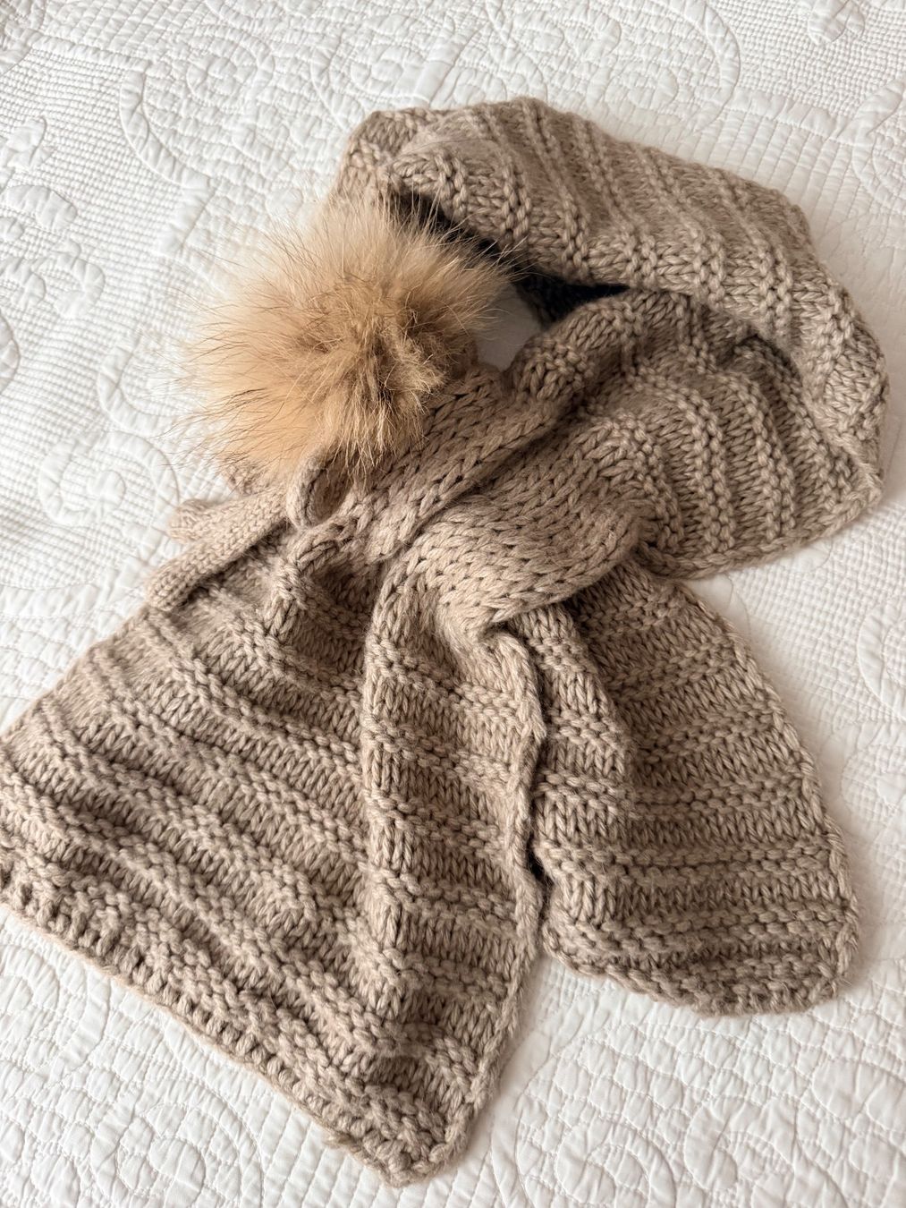 Foulard & Sciarpe: léa clément Strickschal beige mit Fellbommel – Nuovo (secondo la descrizione) da Brütten venduto da Rod816 1