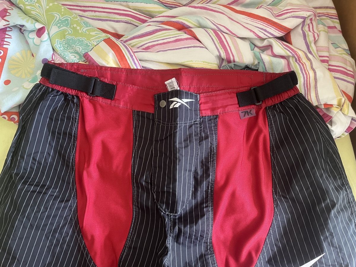 Reebok Pantaloni: Hockey-Hose – Usato da Thun venduto da sabineforster 1
