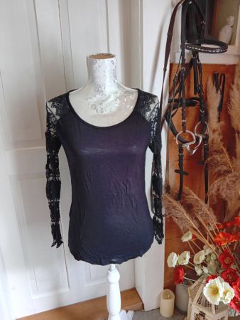 Schickes Shirt mit Spitze, Grösse S