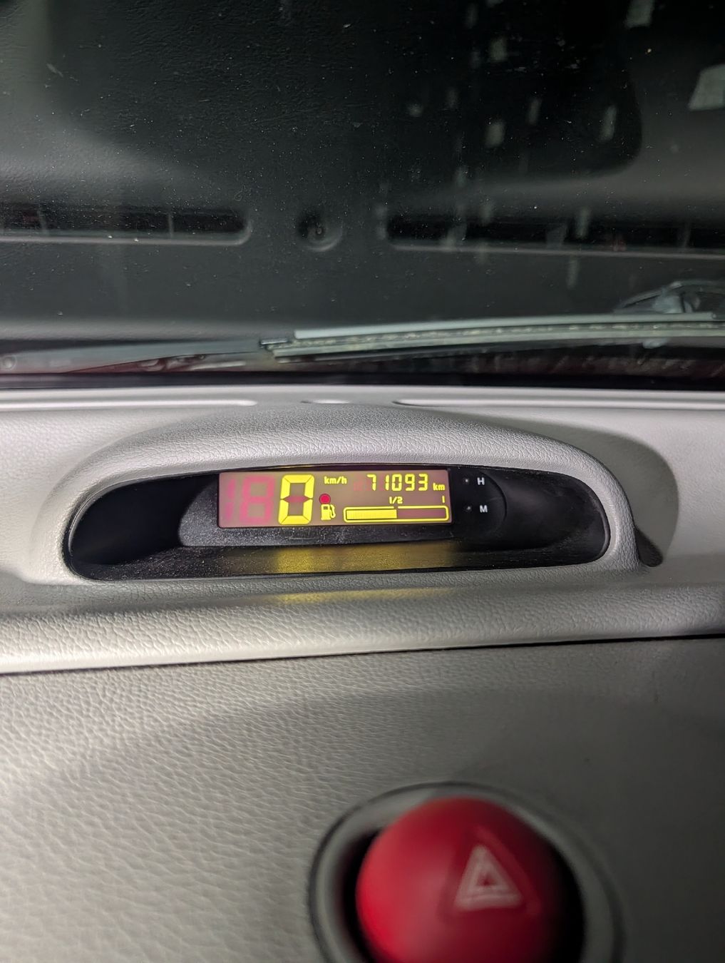 Renault Autos: Twingo 1998 – D'occasion à Mezzovico par spa_6969 1