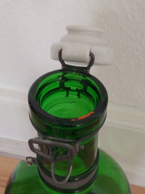 Gläser, Krüge & Flaschen: Biersiphon 2L Flasche grün Keramikverschluss – Gebraucht aus Pfäffikon ZH von eric0113 3