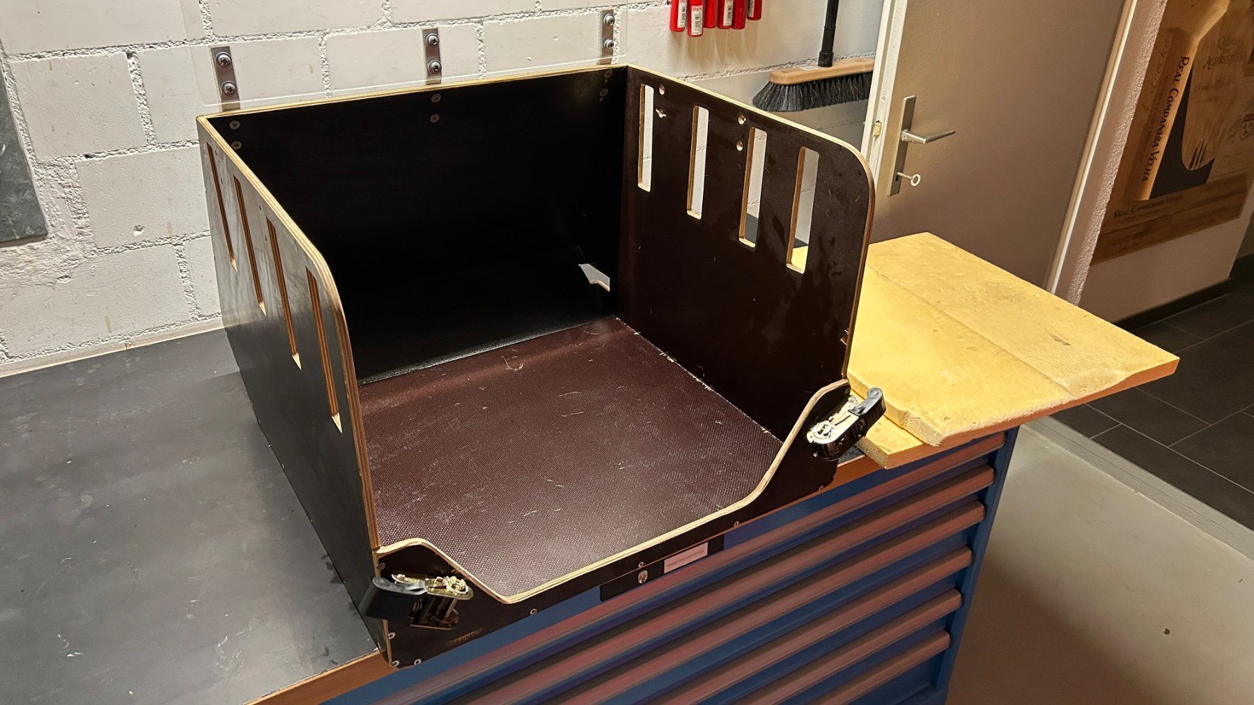Gabbie, trasporto & Sicurezza: Hunde-Box für das Auto – Usato da Freidorf TG venduto da brunopopp 2
